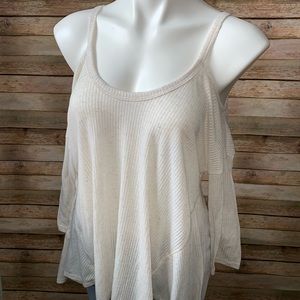 Soprano cold shoulder top 🎀